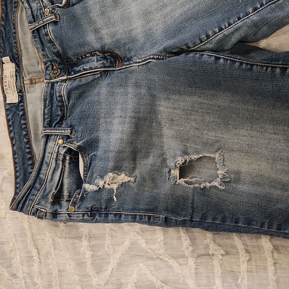 Medium wash, distressed Torrid jean shorts size 14! - Picture 10 of 11